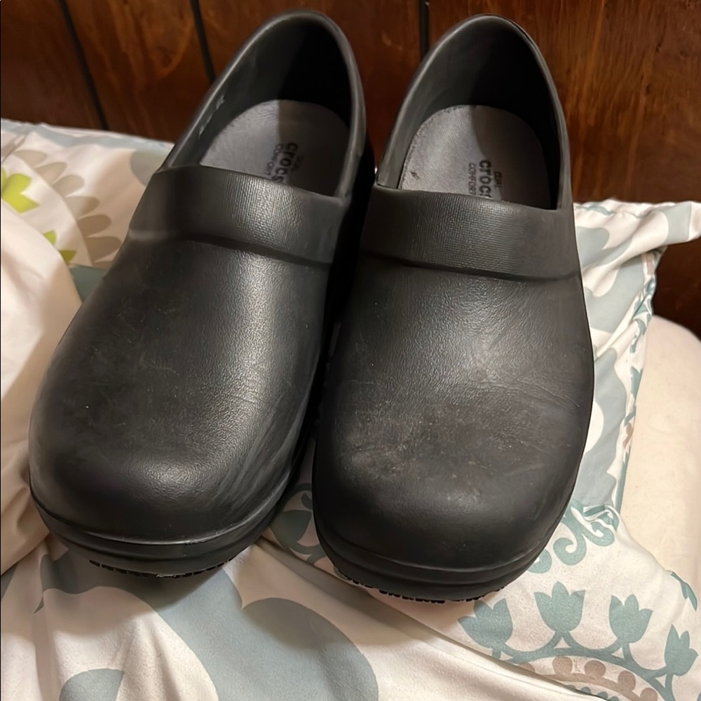 Crocs Women’s Black Clogs